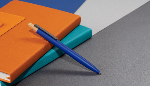 Ручка шариковая "Matt" из переработанного алюминия и пластика, с кнопкой из бамбука, синий